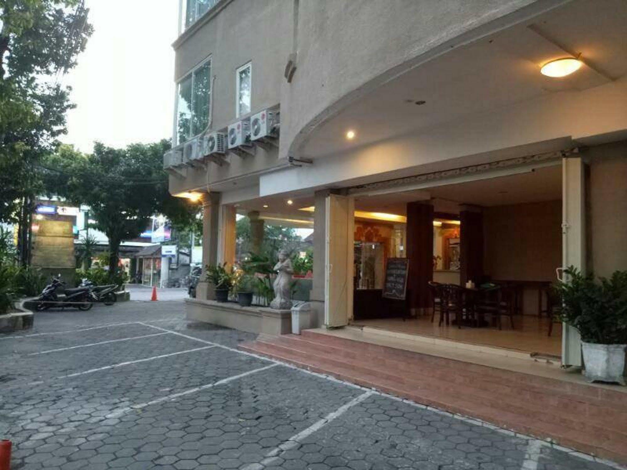 โรงแรม ภูริ ดิเบีย กูตา ภายนอก รูปภาพ